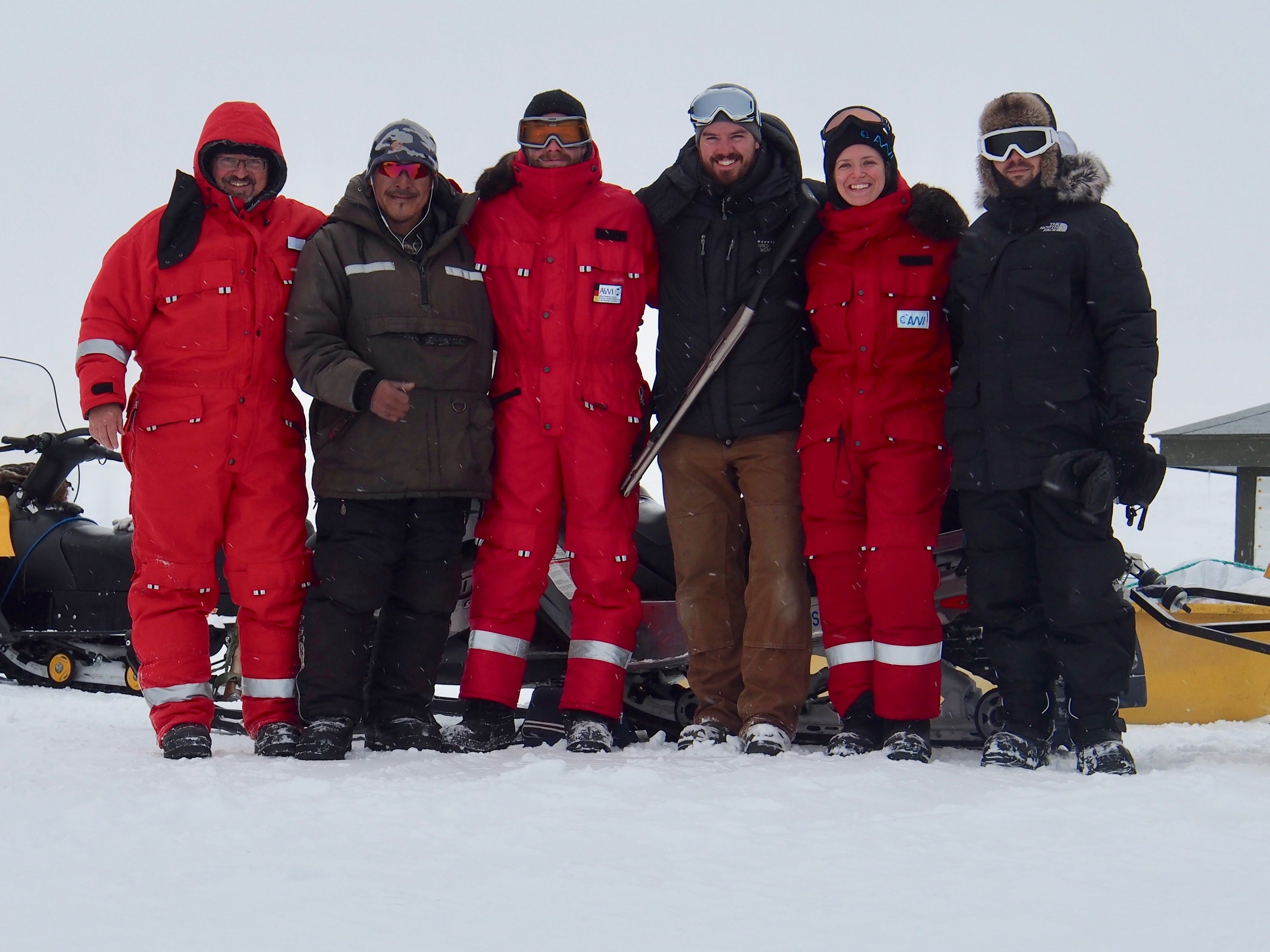The team starting with field work (from left to right: Andreas Richter, Peter Archie, George Tanski, Louis-Philipp Roy, Joëlle Voglimacci-Stephanopoli and Vincent Sasseville). P4180839 web