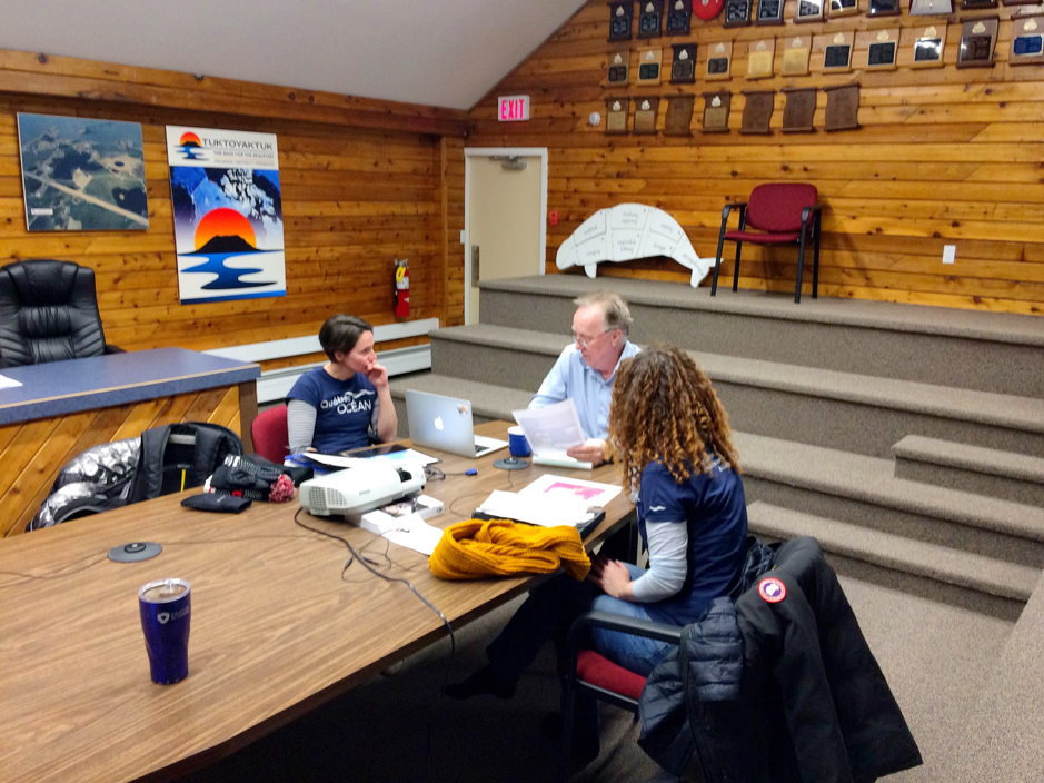 Gwénaëlle Chaillou (left) and Martine Lizotte (right) and Marie-Hélène Forget (not featured) meet with Tuktoyaktuk’s Senior Administrative Officer, Shawn Stuckey (center), in Tuktoyaktuk, Northwest Territories, Canada, February 20, 2019. ©Marie-Hélène Forget Takuvik2019 Picture2 5