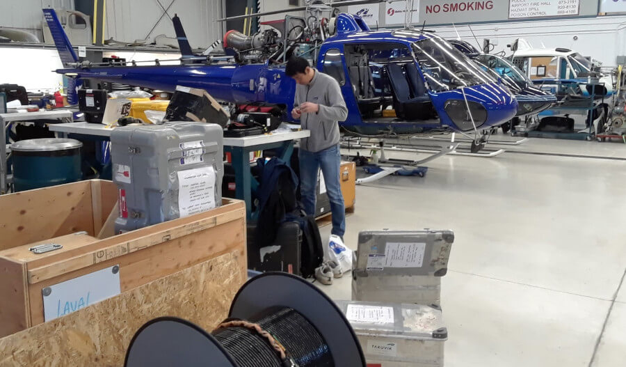 Atsushi is unpacking equipment at GSH facility. @ Guislain Bécu Takuvik2019 Picture6 3