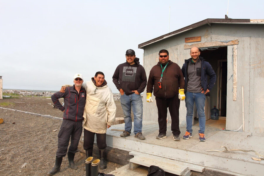 Édouard Leymarie, Thomas Gordon, David McLeod, Dave McLeod and Guislain Bécu at Shingle Point during the sampling in the Western Sector of the MacKenzie Delta. ©Édouard Leymarie. Takuvik2019 Picture9 8
